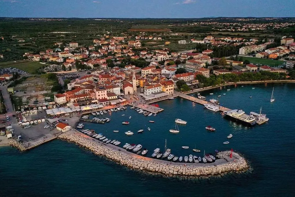 Apartman Dorja Fazana 0*,  Croatia